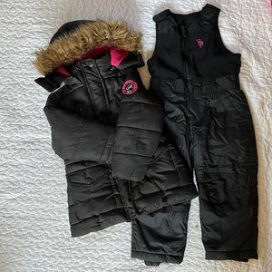 Kids size 3t ski coat and bibs